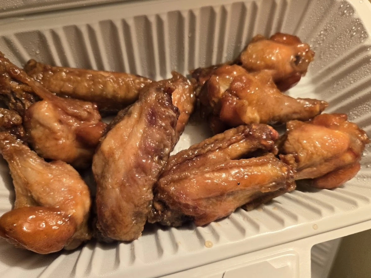 Experience fresh chicken wings at Wing Crafters in northeast London, Ontario